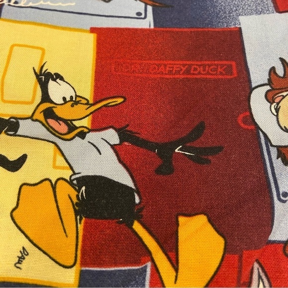 Looney Tunes Scrubs Bugs Bunny Tasmanian Devil Daffy Duck Tweety Bird Cartoon - Picture 8 of 11